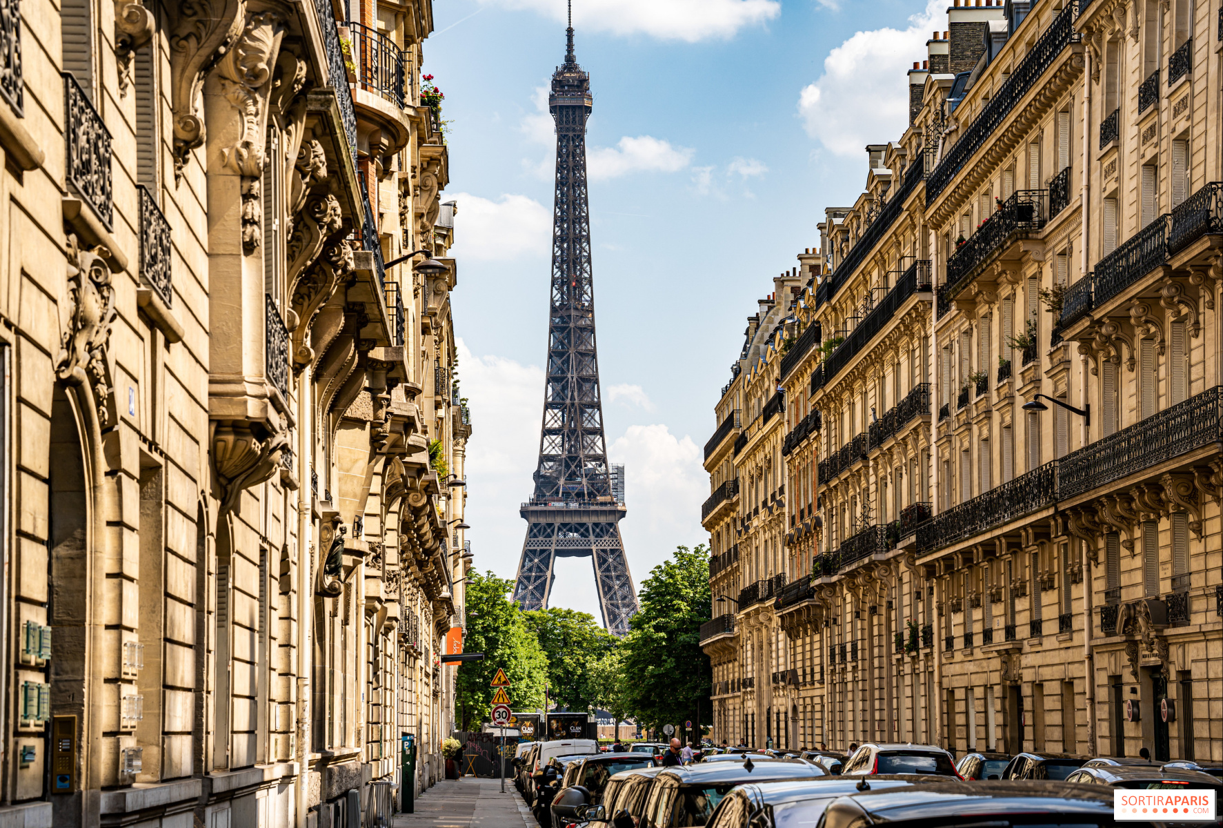 753564-visuel-paris-tour-eiffel-rue